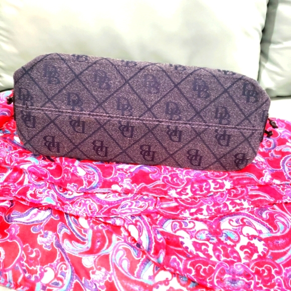 EUC DOONEY BOURKE SIGNATURE JACQUARD SATCHEL. - Picture 5 of 16